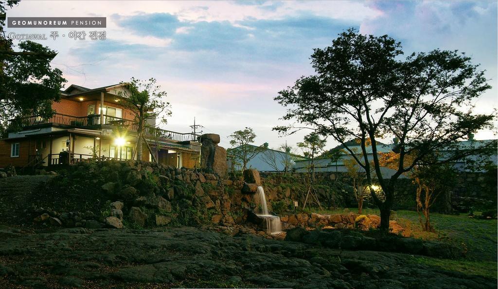 Gotjawal Geomunoreum Pension Jeju Ngoại thất bức ảnh