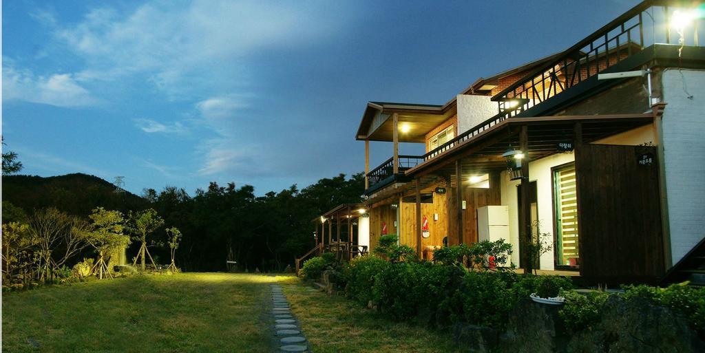 Gotjawal Geomunoreum Pension Jeju Ngoại thất bức ảnh